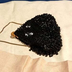 Beaded heart-shaped vintage purse made in Hong Kong